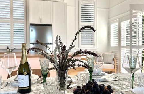 West Hobart House | Tamalin Cottage - A West Hobart Gem