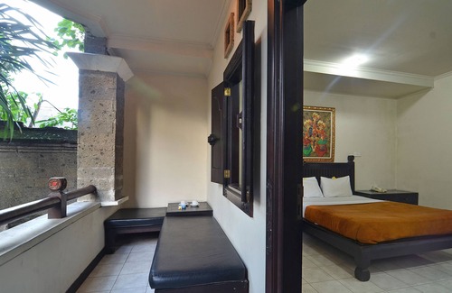 Pemogan Hotel | Budget-Friendly Taman Ayu 212 with Family Kitchen Amenities