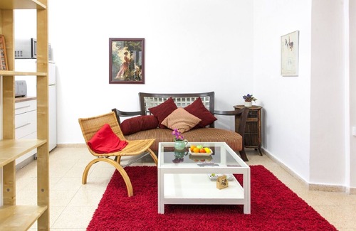Talbieh Cottage | Tamar - 1BR Cottage In A Peaceful Garden- Central Location