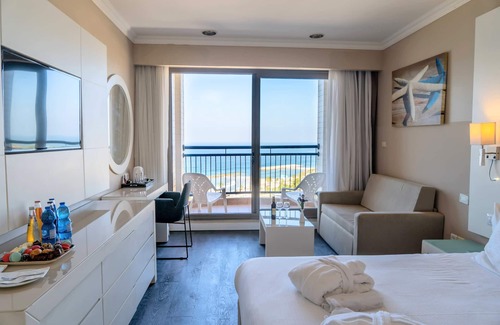 Ashkelon Hotel | Relax at Tamara Ashkelon: Poolside Ocean Views Await