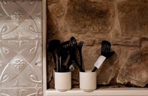 Hobart Central Business District House | Tamara Cottage Historic Warmth