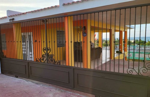 Playa Fortuna House | Convenient Tamara Guest House - Just 2 Mins from Kiosks