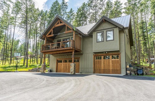 Lakeside House | Family-Friendly Escape at Tamarack Terrace - Rated 9/10