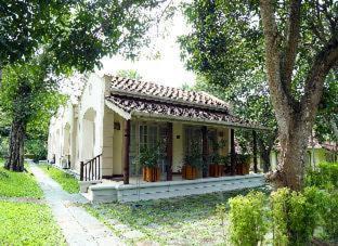 Seeduwa - Katunayake Resort | Relaxing Tamarind Tree Garden Resort Near Katunayake Airport