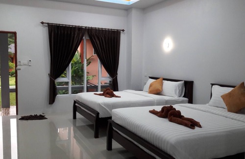 Ko Lanta House | Relaxing Stay at Tamarind Twin Resort with Pool & Breakfast