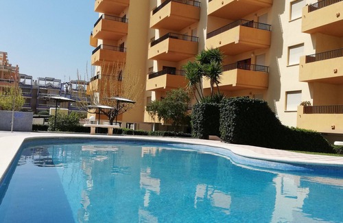 Xeraco Beach Apartment | Guest Rated 10/10: Tamaris Playa with Pool & Spa Access