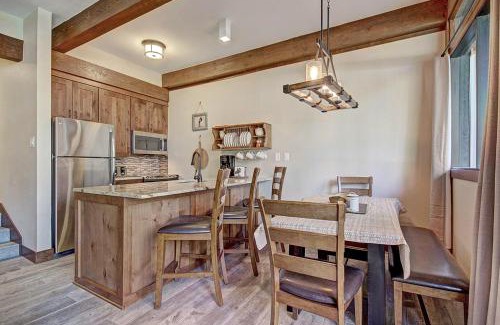 Warrior's Mark Apartment | Tamarisk 103: Family-Friendly Retreat with Pool & Hot Tub