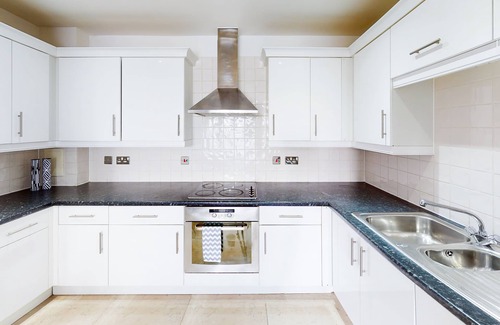 Hatfield Apartment | Modern Tamblin Lodge: Pet-Friendly Retreat with Pool & Spa