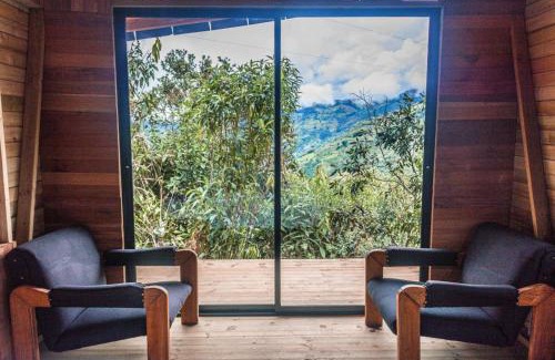 Coffee Triangle Resort | Relax at Tambo Carriquí - Nature Retreat with Hot Tub