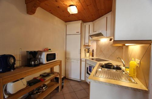 Rossiniere Apartment | Tambour 4: Family-Friendly Retreat with Pet Access