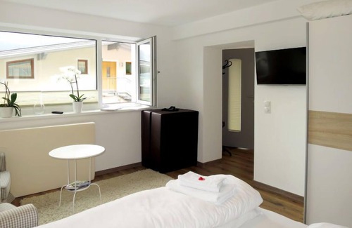 Hoarberg Apartment | Serene Tamerl by Interhome: Lake View & Spa Retreat