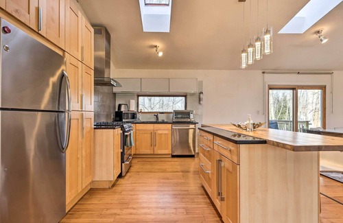 Tamiment House | Pet-Friendly Tamiment Home: 4 Mi to Bushkill Falls