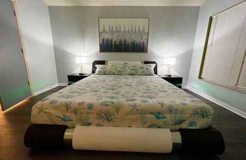 Bearss Plaza House | Relaxing Tampa Getaway Pool House with Family-Friendly Amenities