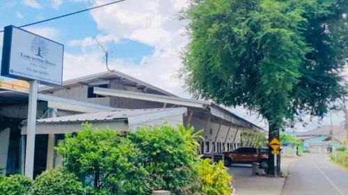 San Sai Apartment | Inviting ตามฤทัย เฮาส์: Family-Friendly Stay with Dining