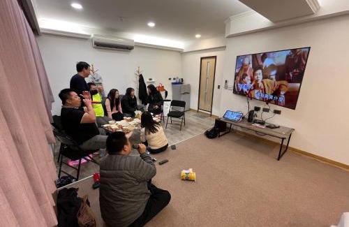 Tamsui House | Eco-Friendly Tamshui Homestay with Hot Tub & Breakfast