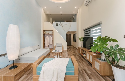 Old Quarter Apartment | Tamundi Homestay Train street view