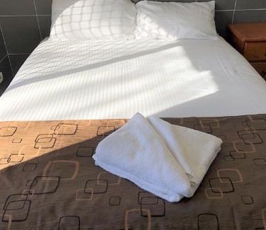 South Tamworth Hotel | Pet-Friendly Retreat at Tamworth Central Motel with Pool
