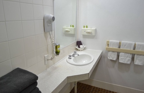 South Tamworth Hotel | Family-Friendly Stay at Tamworth Motor Inn & Cabins