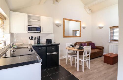 Harlech House | Experience the Comfort of Tan Isa - 4-Star, Pet-Friendly Stay