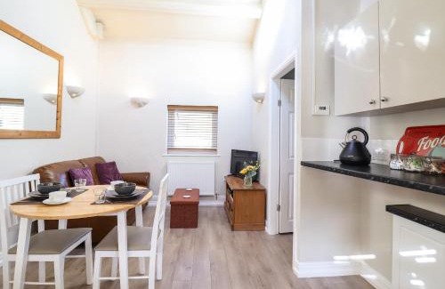 Harlech House | Experience the Comfort of Tan Isa - 4-Star, Pet-Friendly Stay