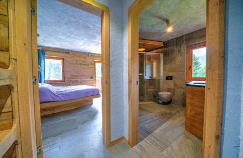 Pie Falcade Apartment | Discover Tana del Picchio: Family-Friendly Retreat with Dining