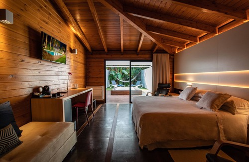 Alcanar House | Discover Tancat de Codorniu: 4-Star Retreat with Spa & Pool