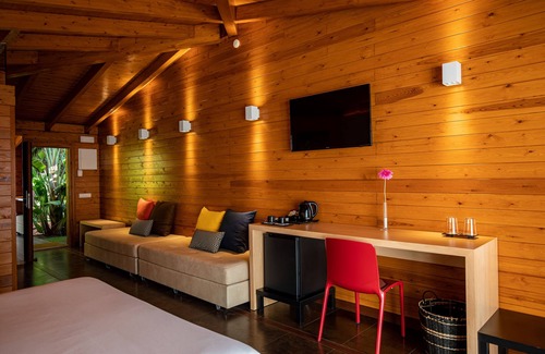 Alcanar House | Discover Tancat de Codorniu: 4-Star Retreat with Spa & Pool