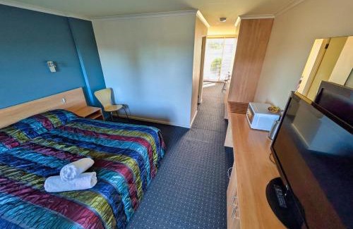 Triabunna Hotel | Discover Tandara Motor Inn: 4-Star Comfort for Families