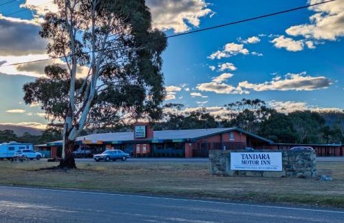Triabunna Hotel | Discover Tandara Motor Inn: 4-Star Comfort for Families