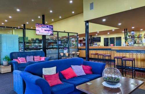 Triabunna Hotel | Discover Tandara Motor Inn: 4-Star Comfort for Families