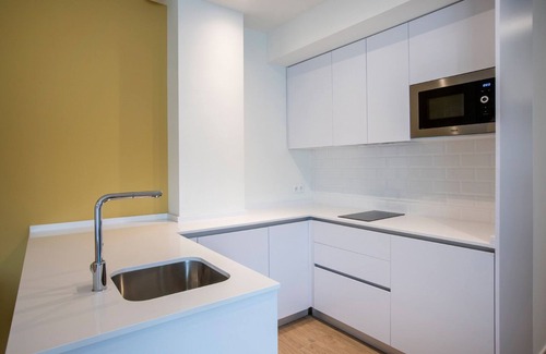 Alicante City Centre Apartment | Experience Tandem Portal de Elche: Spa & Family-Friendly Stay
