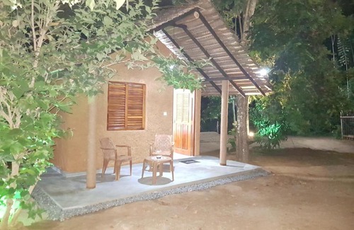 Tangalle Ski Chalet | Pet-Friendly Tangalle Bay Cottages with Ocean View