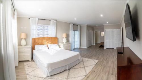 Nassau House | Tangerine Sunsets Grand Royale