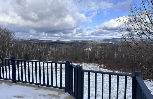 West Stockbridge House | Experience Tanglewood Chalet's Mountain Views and Pet-Friendly Stays