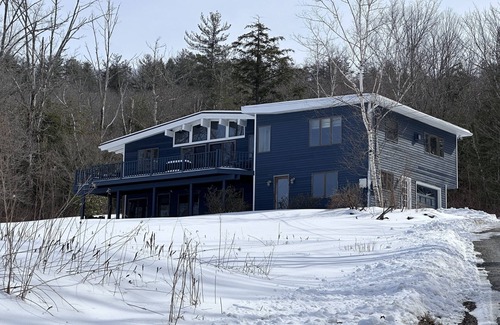 West Stockbridge House | Experience Tanglewood Chalet's Mountain Views and Pet-Friendly Stays