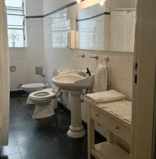 Balvanera Apartment | Historic Tango House: Pet-Friendly Retreat for Up to 7 Guests
