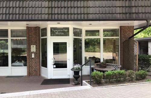 Tangstedt Hotel | Pet-Friendly Comfort at Tangstedter Mühle with Dining Options