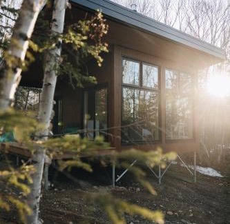 Baie-St-Paul Ski Chalet | Pet-Friendly Tanières MicroChalets in Beautiful Charlevoix