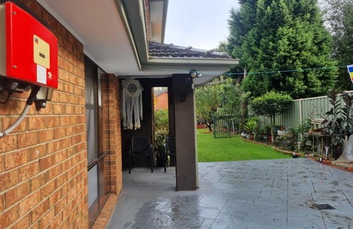 Rowville House | Cozy Tani Family Home - Guest Rated 9/10 for Comfort
