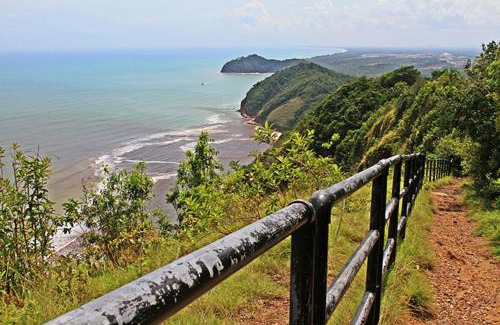 Kampong Raja Resort | Beachfront Retreat at Tanjung Demong Resort with Ocean Views