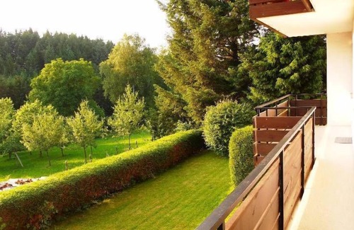 Uehlingen-Birkendorf Apartment | Cozy Tannengeflüster with Kitchen & Breakfast for 4 Guests