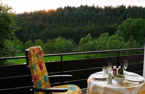 Uehlingen-Birkendorf Apartment | Cozy Tannengeflüster with Kitchen & Breakfast for 4 Guests