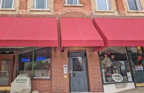 Bay City Apartment | Family-Friendly Tanner Building with 9.5/10 Guest Rating