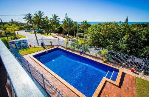 Tannum Sands Hotel | Cozy Tannum On The Beach Motel with Oceanfront Views