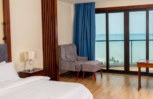 Msasani Hotel | Discover Comfort at Tanston Hotel with Pool and Spa