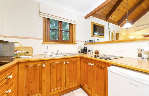 Tanunda House | Inviting Tanunda Cottages: Rated 9.6/10 with Kitchen & Breakfast