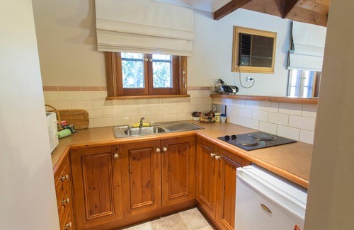 Tanunda House | Inviting Tanunda Cottages: Rated 9.6/10 with Kitchen & Breakfast