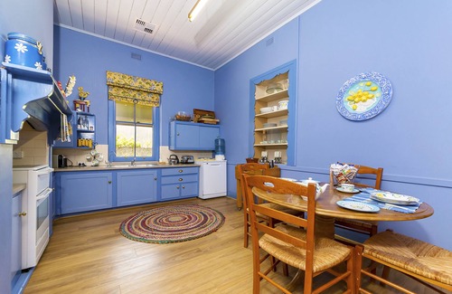Tanunda House | Inviting Tanunda Cottages: Rated 9.6/10 with Kitchen & Breakfast