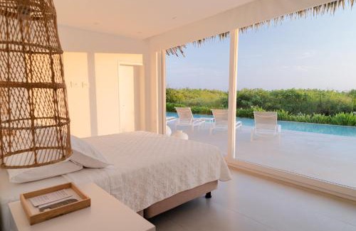 Puerto Cayo Hotel | Relaxing Tanusas Retreat & SPA with Oceanfront Amenities