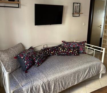 Ampelokipoi-Menemeni Apartment | Family-Friendly Tanya Apartment: Guest Rated 8.1/10